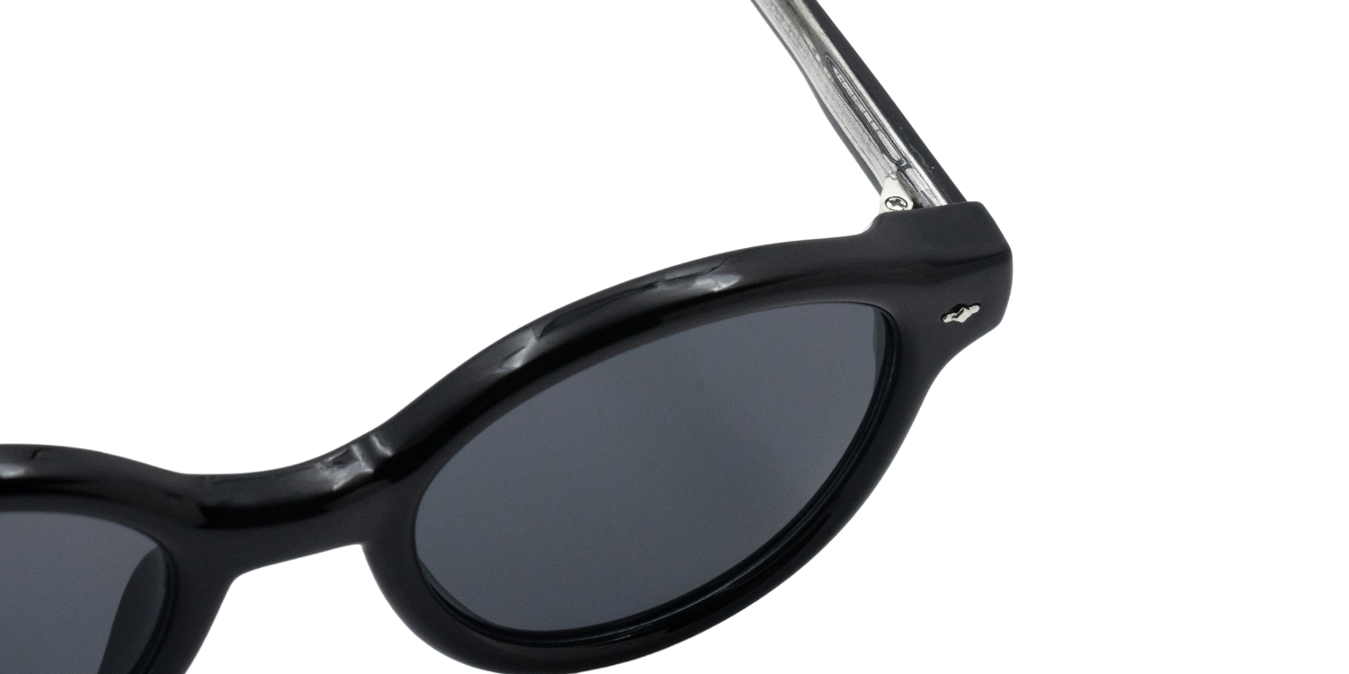 Full Rim Round Fashionista Classic Sunglasses UM6223